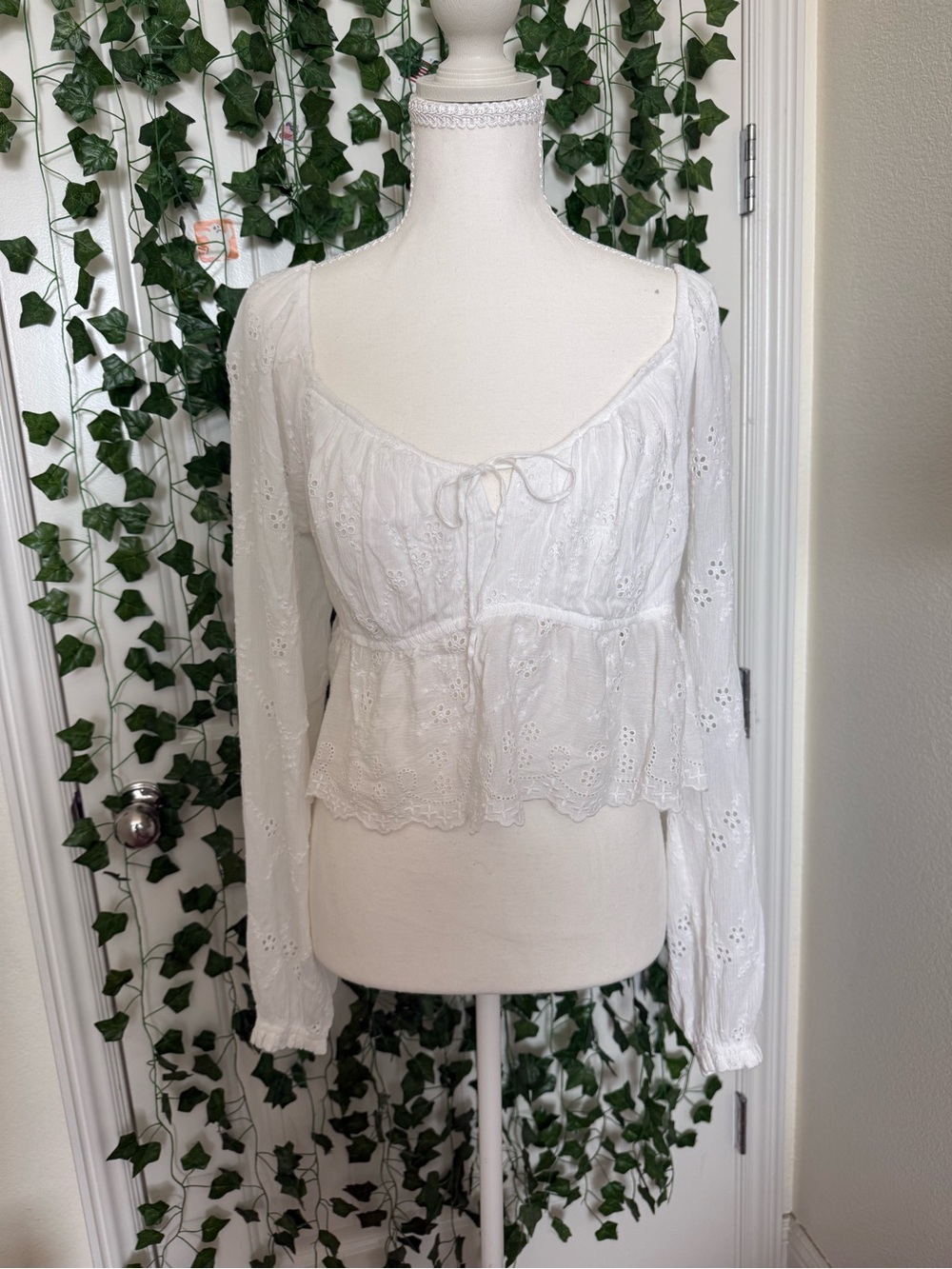 NWT Hollister White Eyelet Tie-Front Peplum Blouse